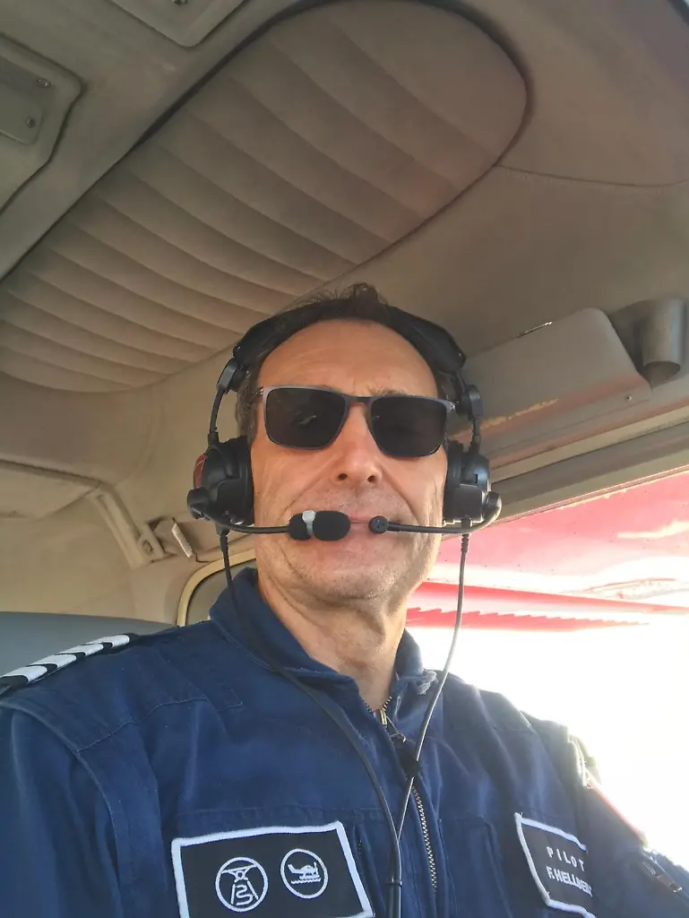 Commander in der Cessna.jpg