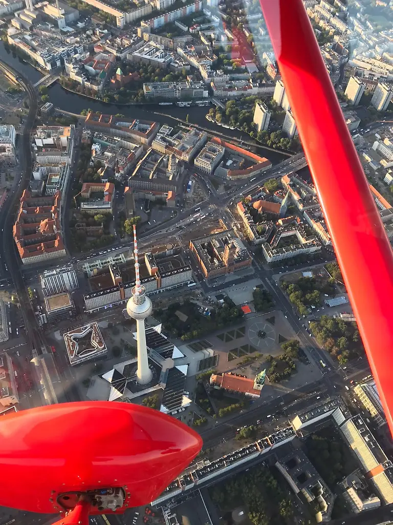 Berlin von oben Fernsehturm 03.jpg